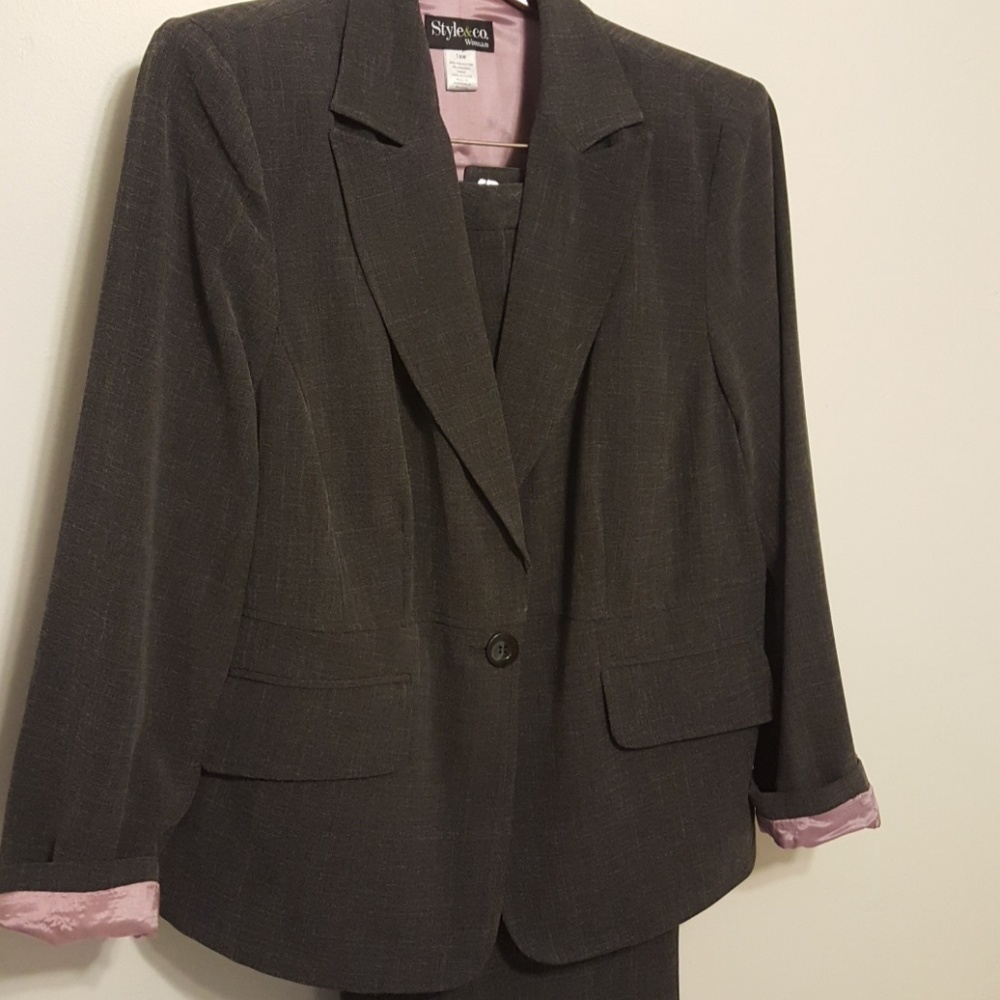 Grey jacket and pant suit